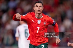 Ronaldo 40 tuổi ghi bàn khủng như thời trai trẻ, bây giờ không mơ World Cup còn đợi bao giờ