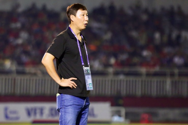 HLV Kim Sang Sik hướng tới sự chắc chắn thay vì mạo hiểm