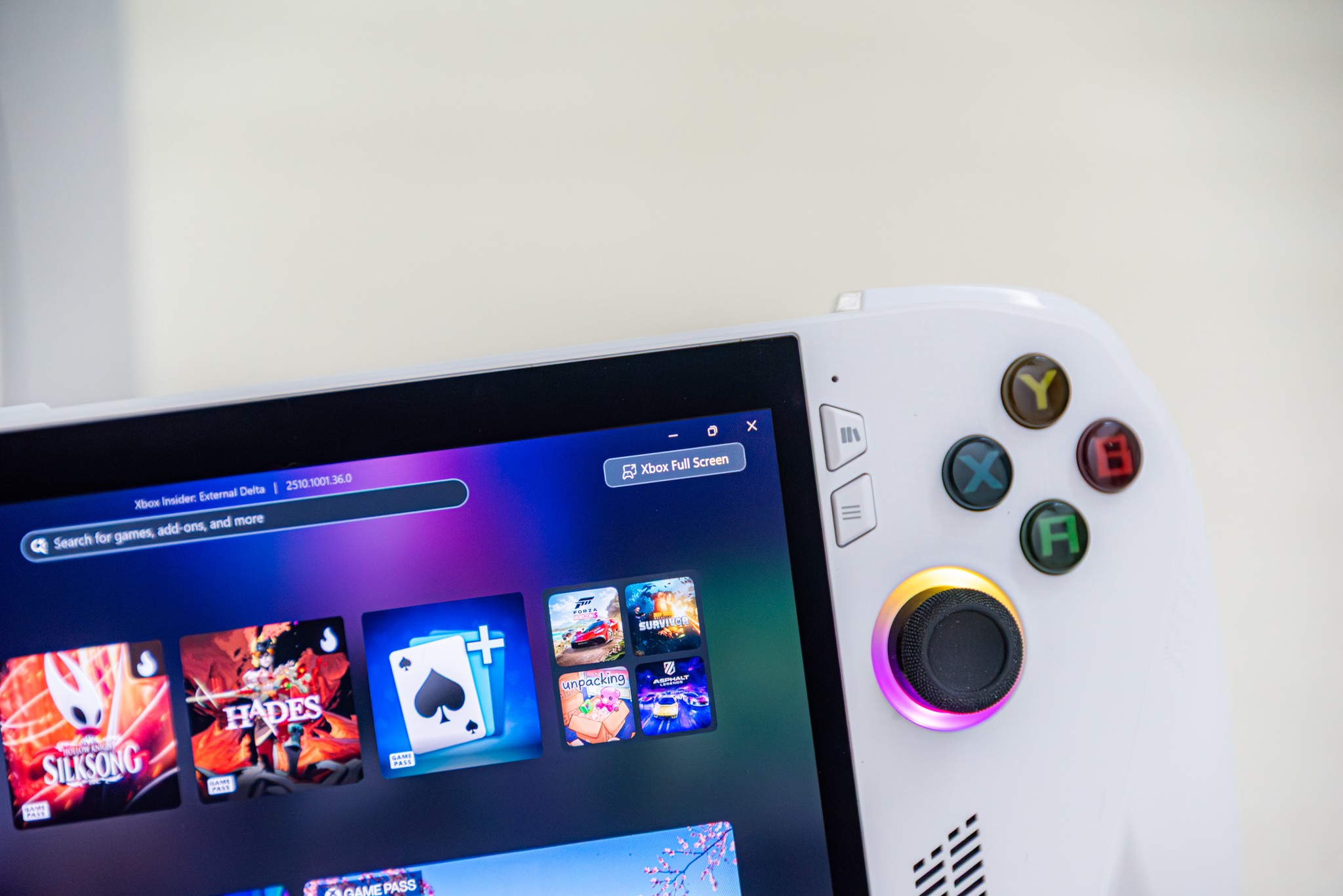 Bộ đôi máy chơi game cầm tay cấu hình "khủng", pin tới 6 giờ - 5
