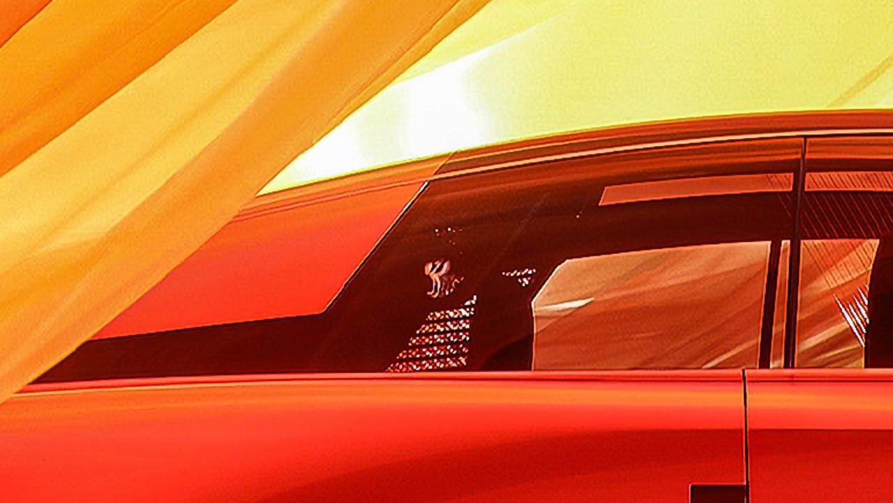 Toyota thực hiện cú “bẻ lái” táo bạo, thách thức Rolls-Royce và Bentley - 8