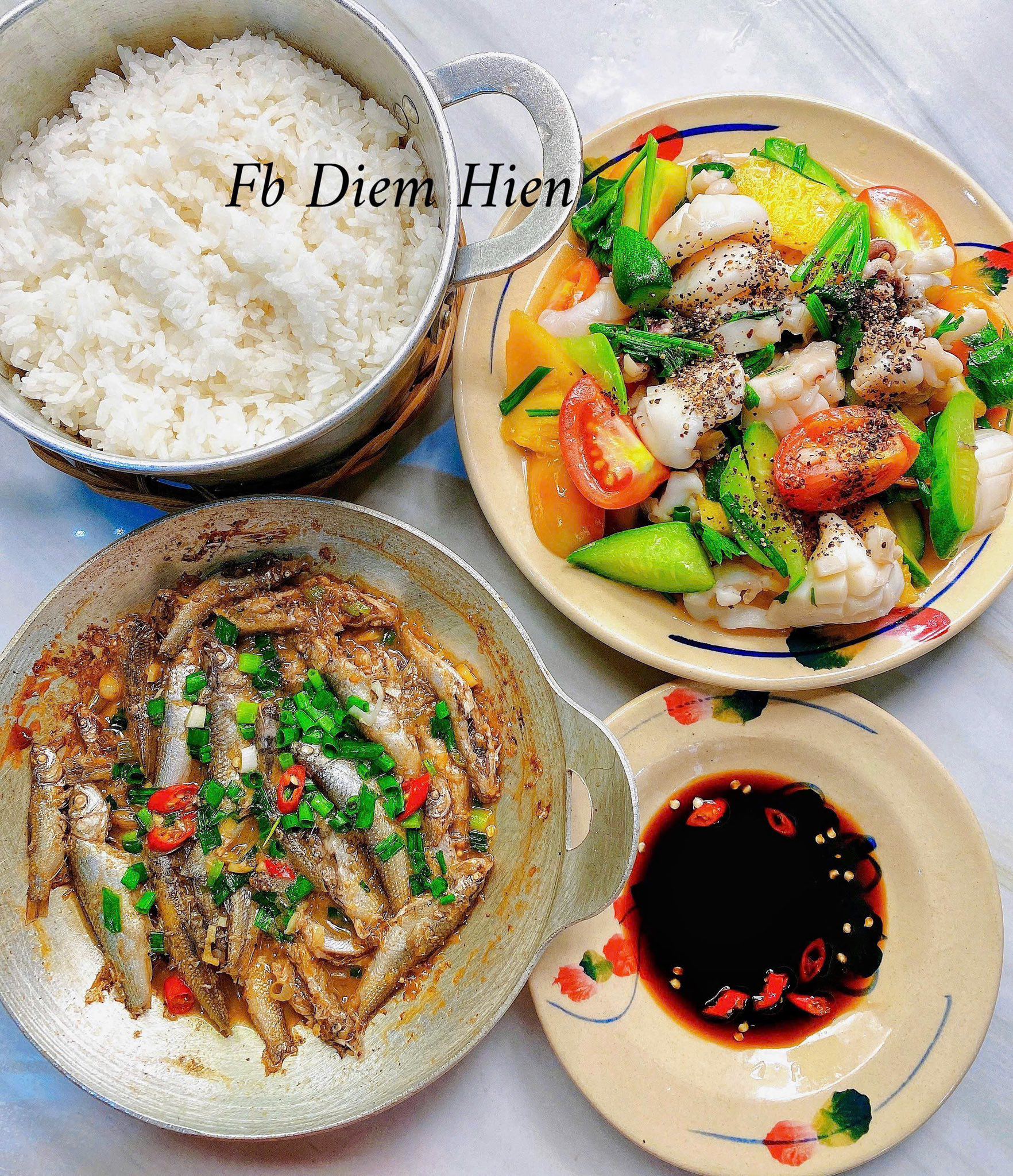 Cá linh kho - Mực xào thập cẩm