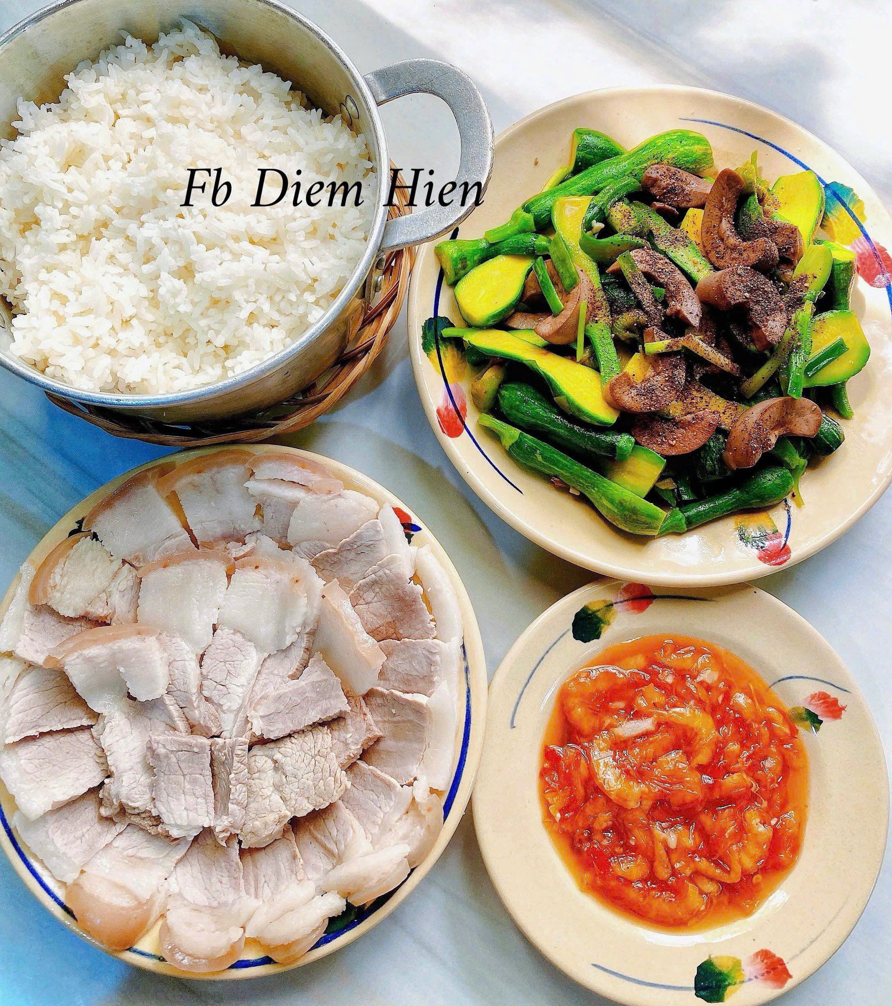 Thịt luộc chấm mắm tép - Cật xào bí nụ