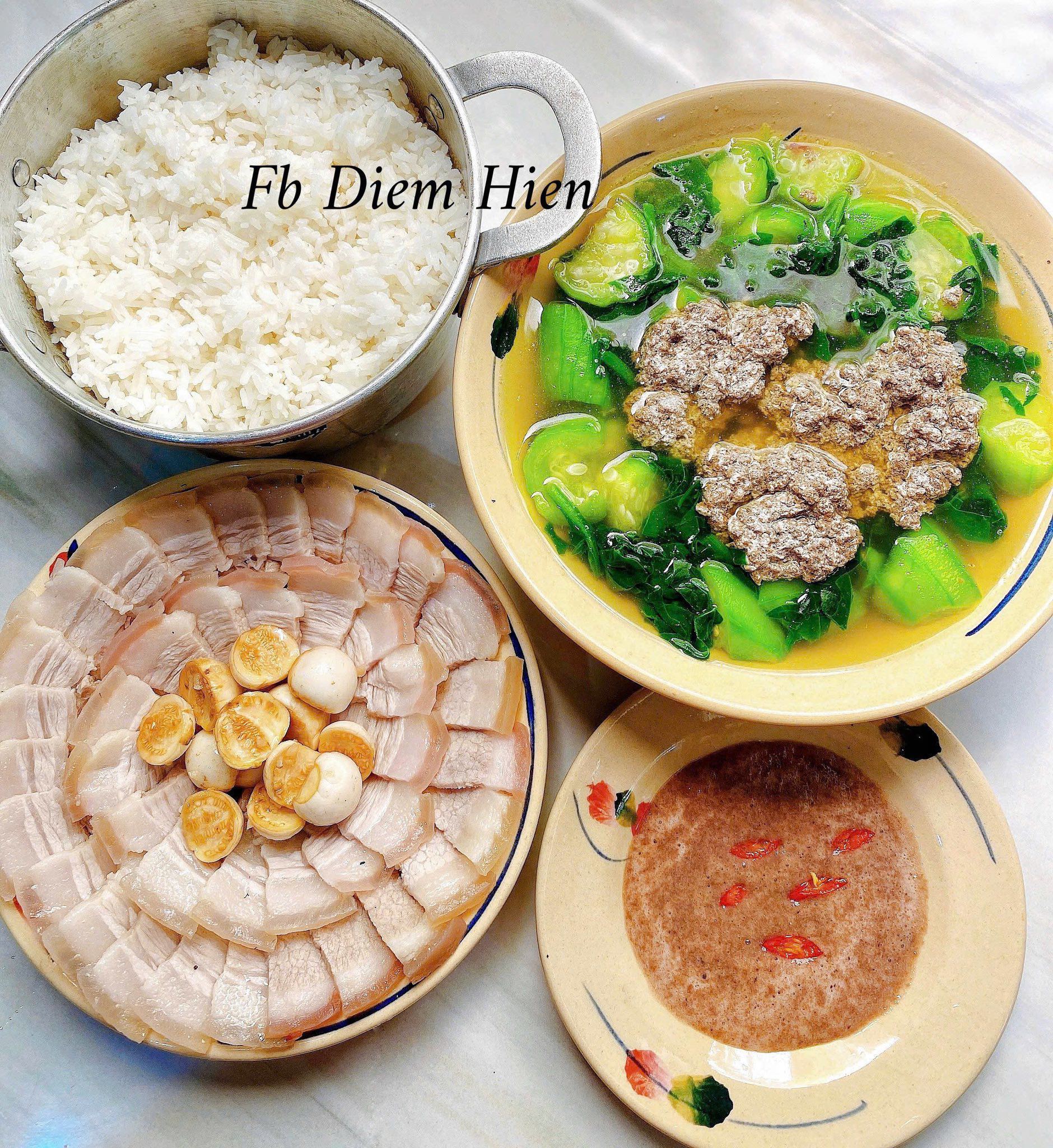 Thịt luộc - Canh cua mồng tơi mướp 