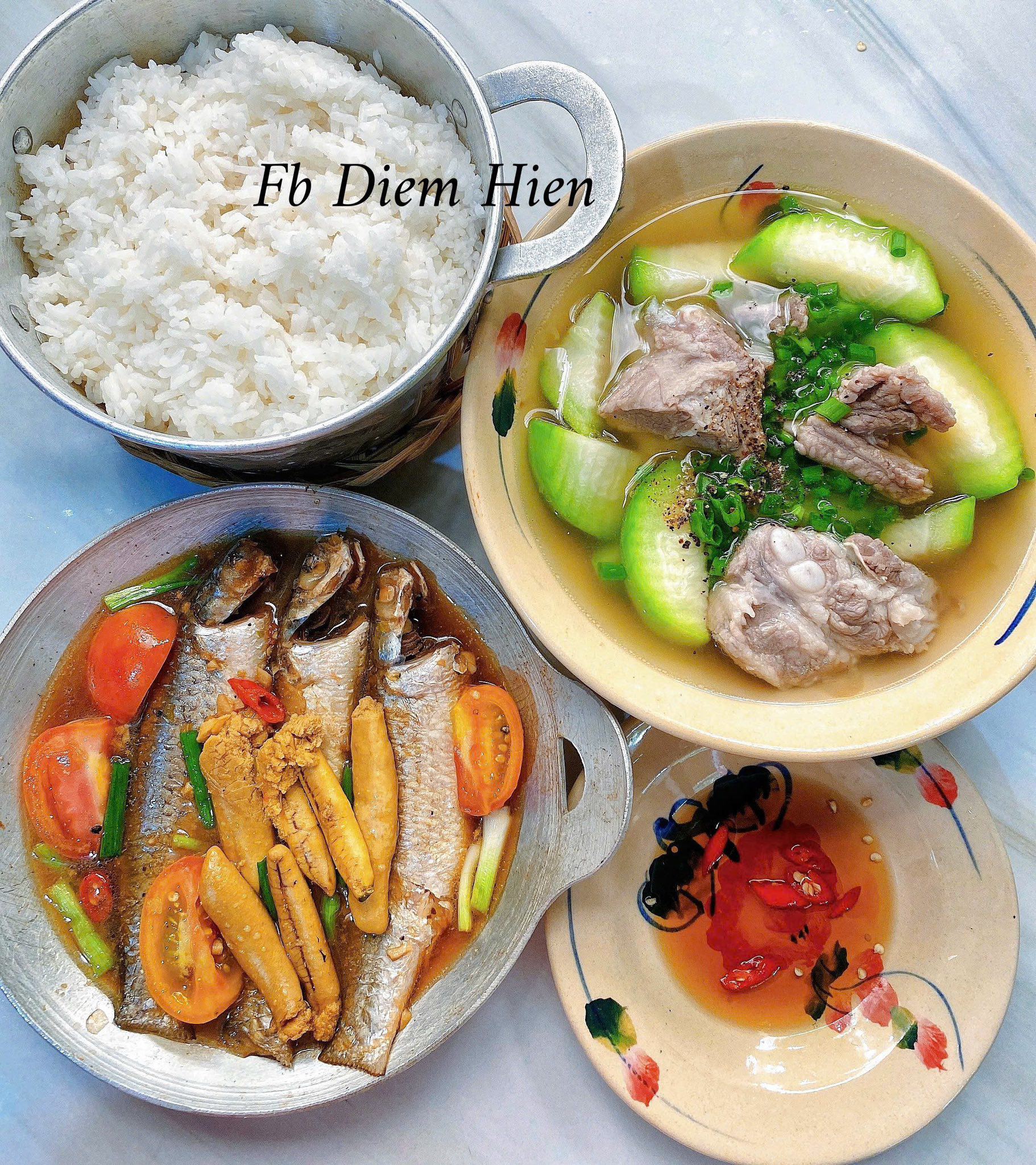Cá đối kho cà - Canh xương hầm bí đao