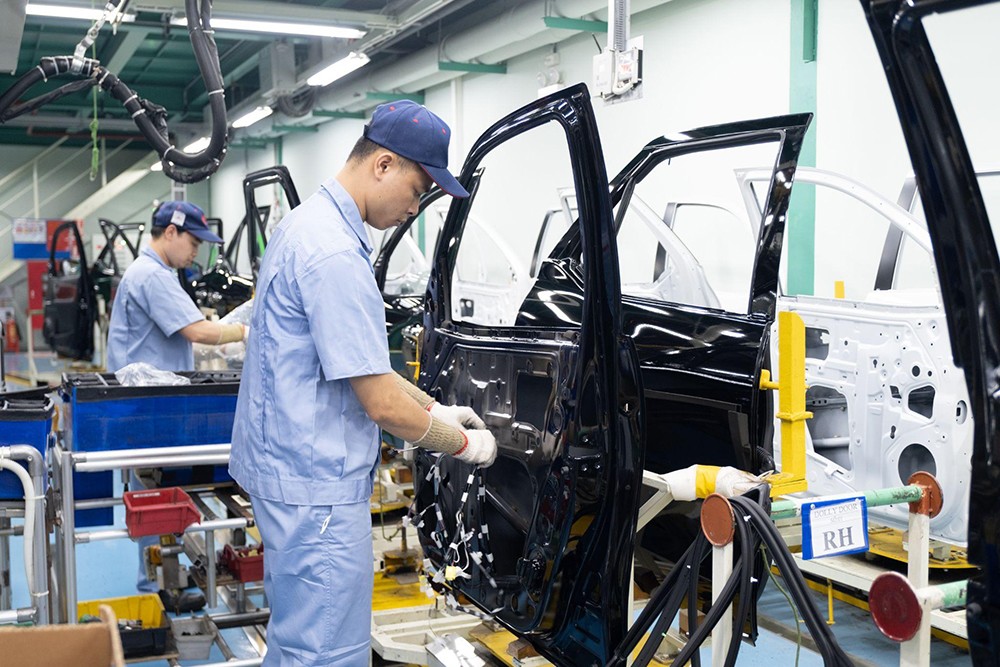 Nhà máy Toyota tạo ra công ăn việc làm cho hàng ngàn lao động.