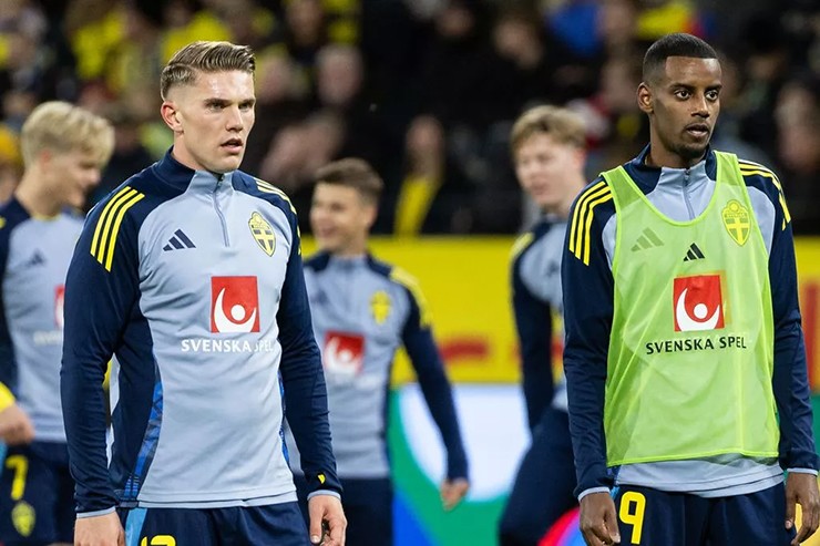 Isak và Gyokeres được tung vào sân ngay từ đầu khi tiếp đón Kosovo