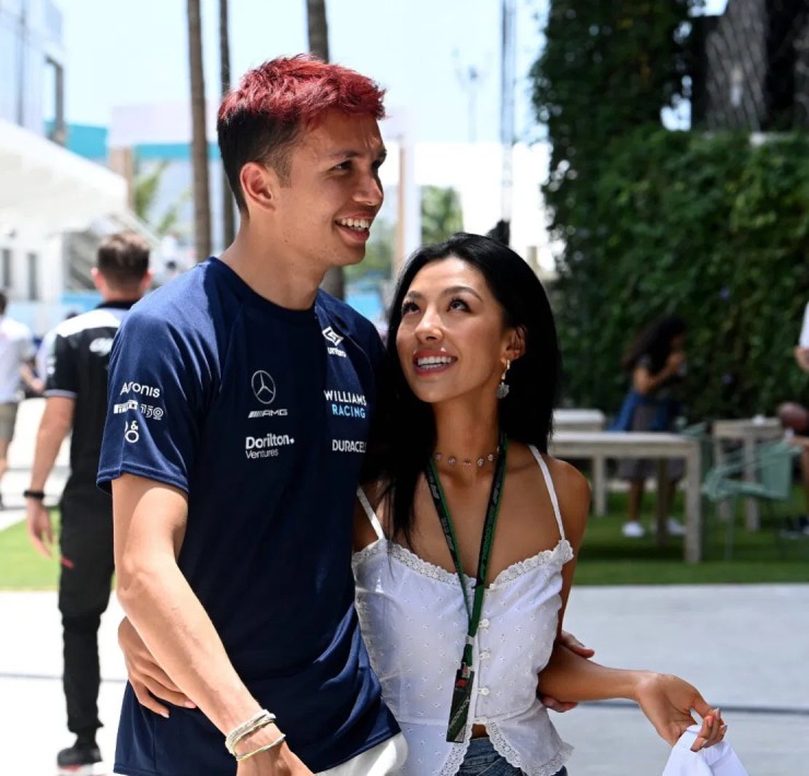 Alex Albon kết duyên cùng nữ golfer&nbsp;Muni He