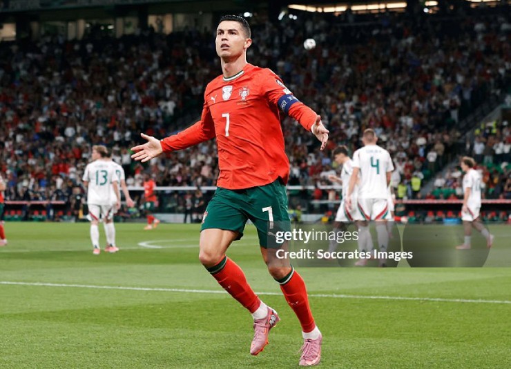 Ronaldo lập cú đúp nhưng không thể giúp Bồ Đào Nha giành 3 điểm