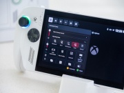 Bộ đôi máy chơi game cầm tay cấu hình "khủng", pin tới 6 giờ