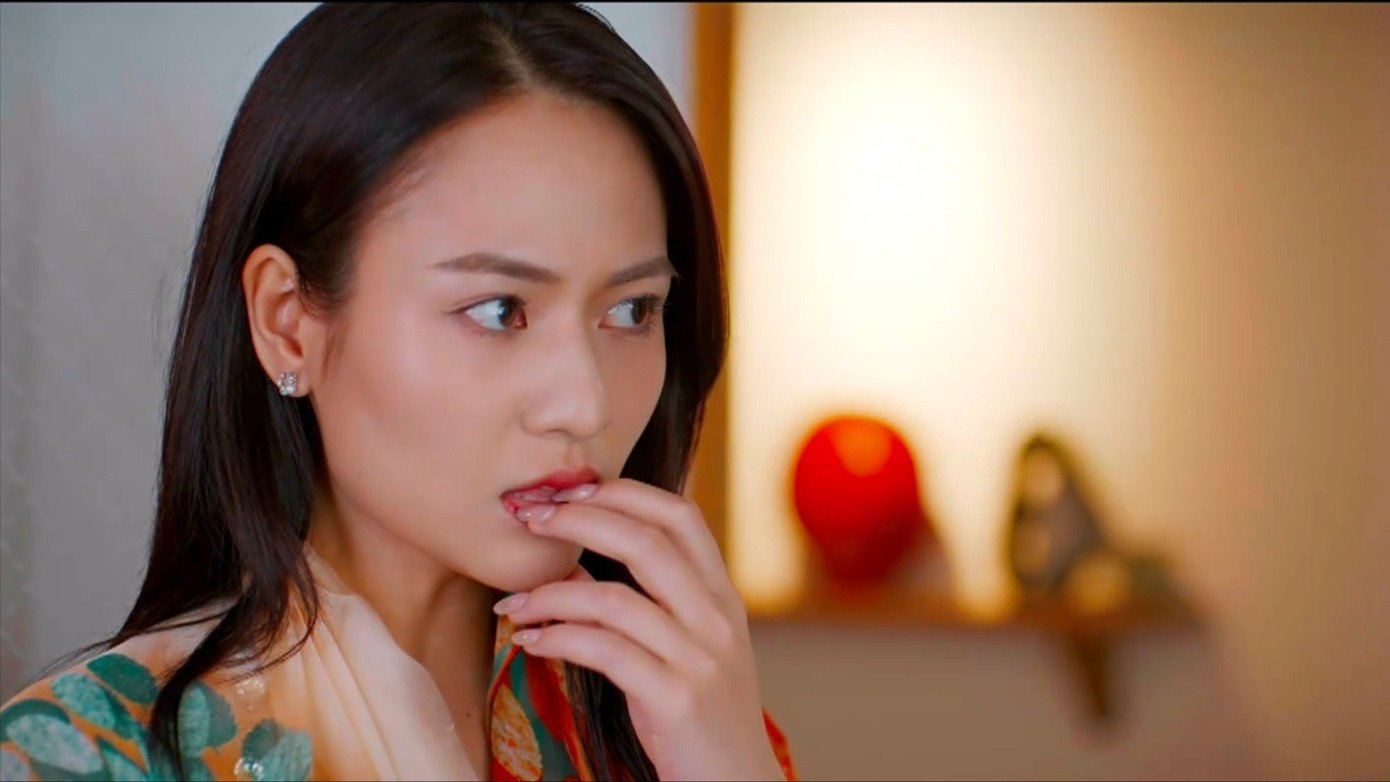 Bữa tiệc bên bể bơi trong tập 29 phim Gió ngang khoảng trời xanh bị chê kém sang, chưa xứng tầm giới thượng lưu.