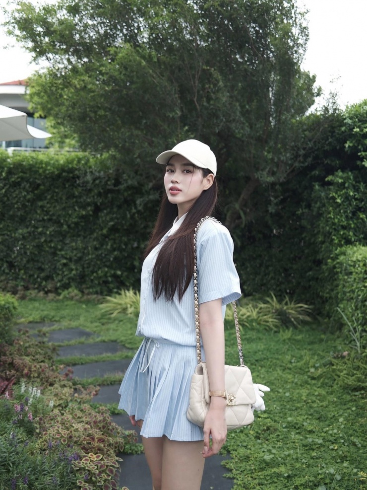 Dâu hào môn Đỗ Thị Hà phối túi Hermes 600 triệu đồng với đủ kiểu đồ - 8