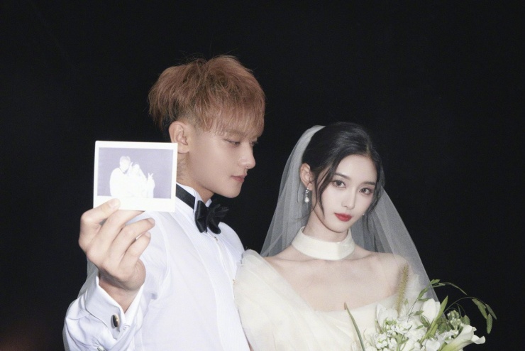 Hôn lễ Hoàng Tử Thao - Từ Nghệ Dương: "Chợ đen" rao vé 16 triệu, ảnh cưới đơn giản - 4