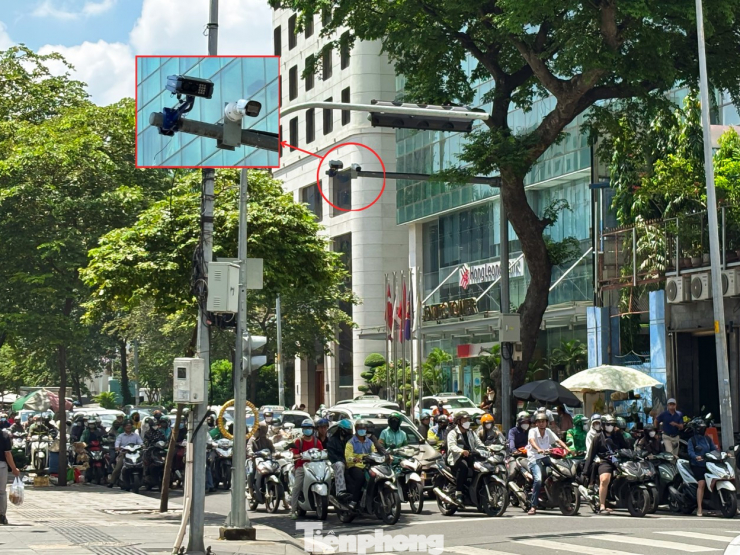 Cận cảnh camera AI &#39;bắt lỗi&#39; chuẩn từng centimet tại TPHCM - 1