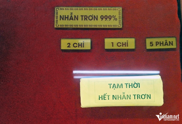 Giá vàng tăng không ngừng, chủ tiệm vàng chứng kiến điều chưa từng xảy ra - 5