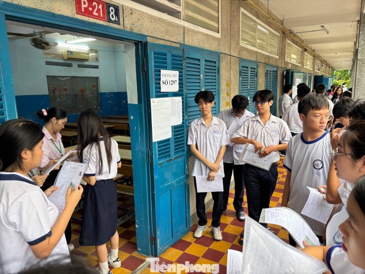 Thí sinh tại TPHCM tham dự kỳ thi tốt nghiệp THPT năm 2025. Ảnh Nguyễn Dũng