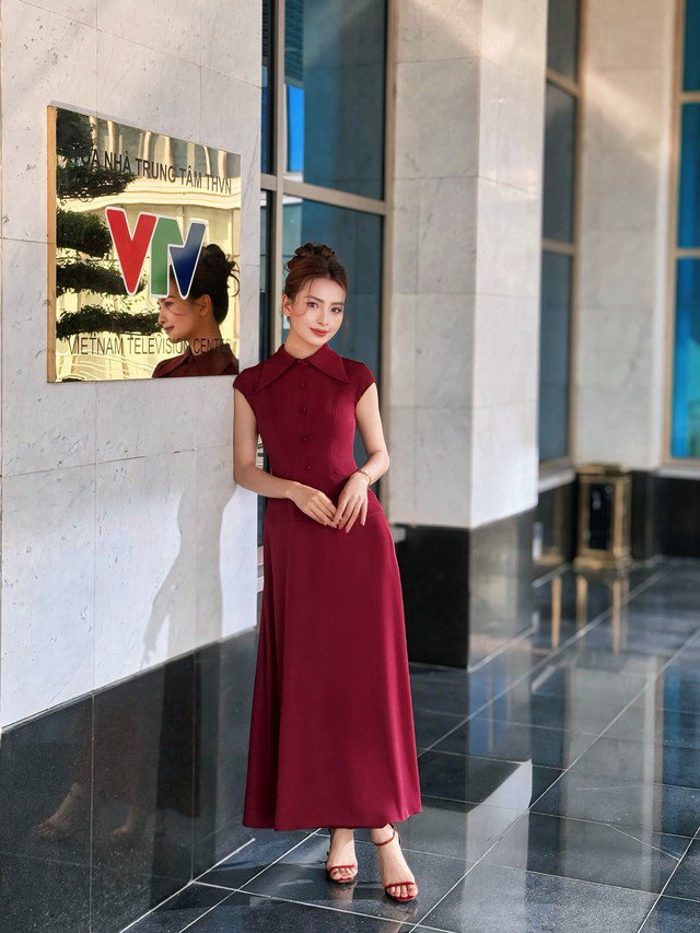 Học mẹo mix đồ 'từ đi làm đến đi chơi' vừa đẹp, vừa thanh lịch của nữ MC VTV quê Phú Thọ - 2
