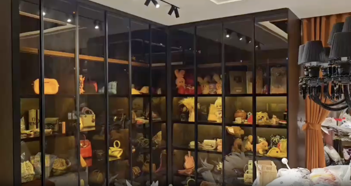 Clip toàn cảnh Công an TP HCM mở két sắt Ngân 98 thu 80 sổ đỏ - 7