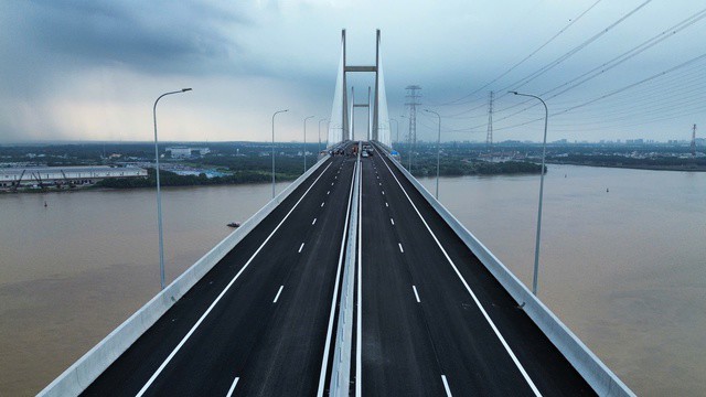 Đến nay, khoảng 55 km trong tổng số gần 58 km đã cơ bản hoàn thiện, trong đó hai đoạn qua TP HCM và Đồng Nai dài khoảng 32 km đã thông xe kỹ thuật