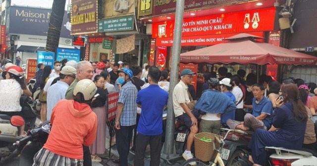 Giá vàng chiều 16/10: Chợ đen chạm ngưỡng 170 t...