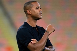 Nóng Indonesia sa thải HLV Kluivert sau khi tan mộng dự World Cup