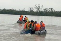 Tin tức trong ngày - Câu chuyện cảm động của người tìm thấy thi thể bé gái trên sông Lam