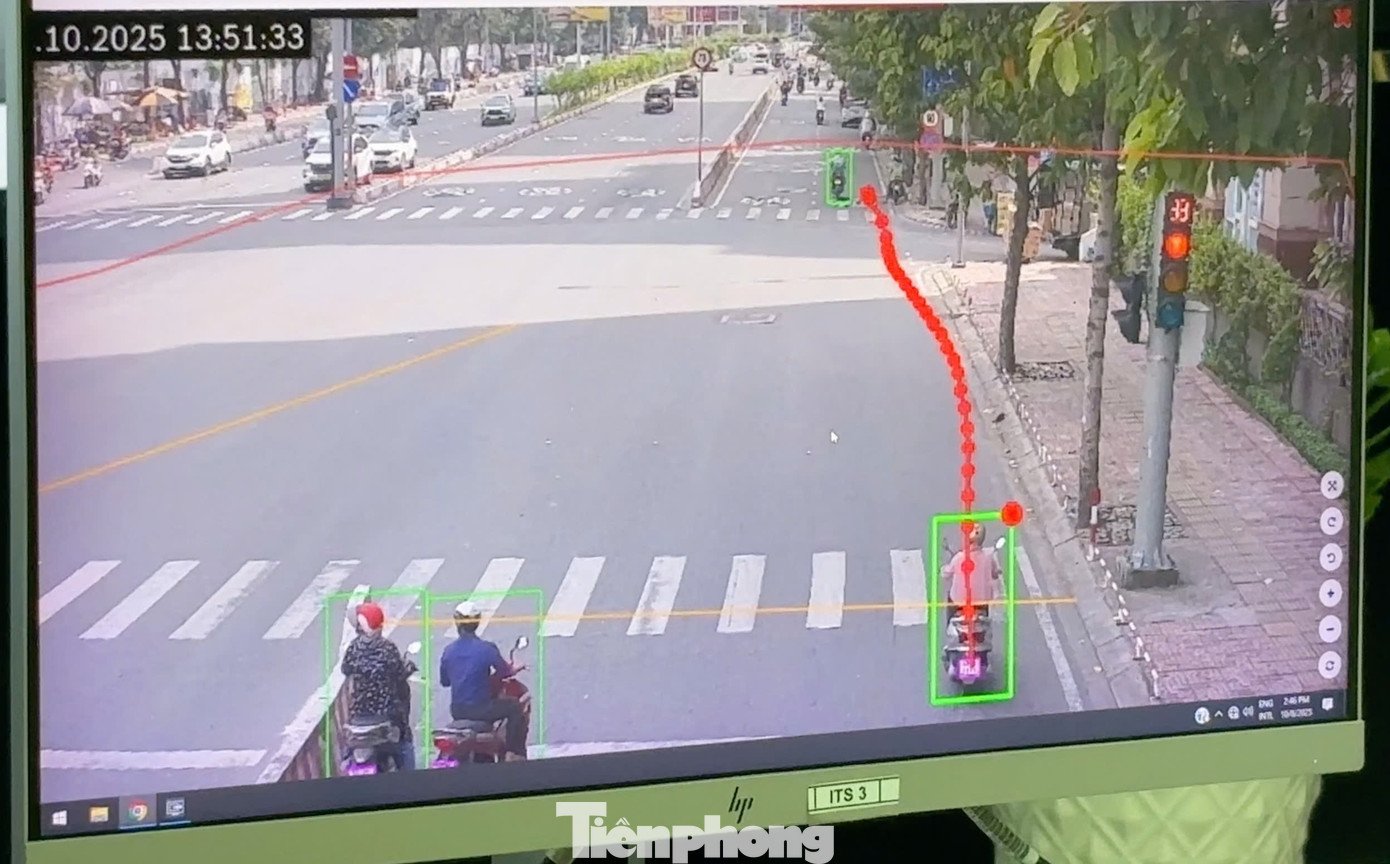 Cận cảnh camera AI &#39;bắt lỗi&#39; chuẩn từng centimet tại TPHCM - 5