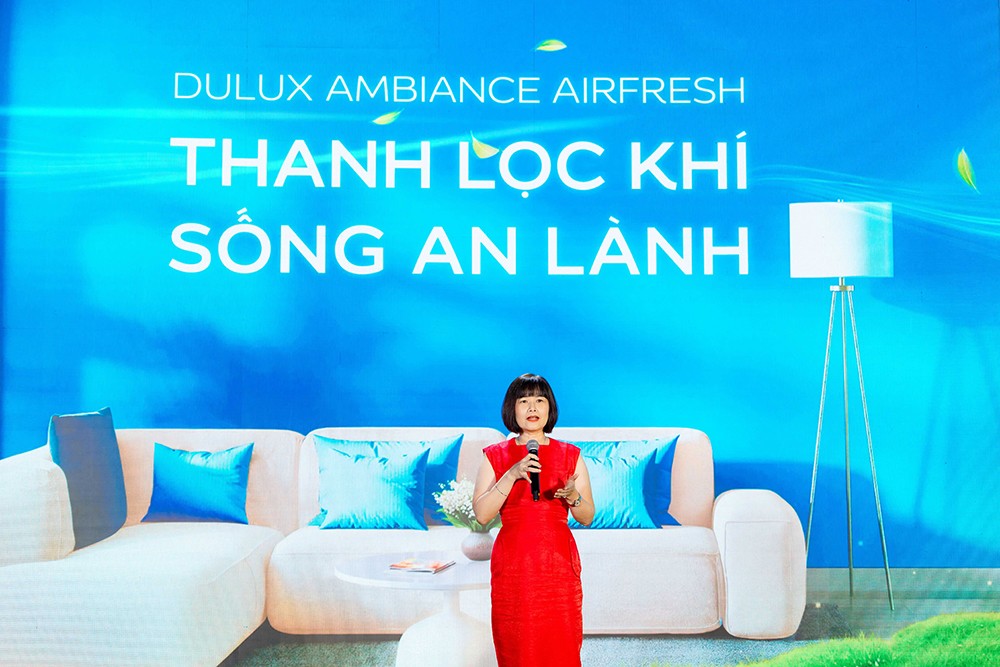 Bà Nguyễn Mỹ Lan chia sẻ tại buổi ra mắt Dulux Ambiance AirFresh
