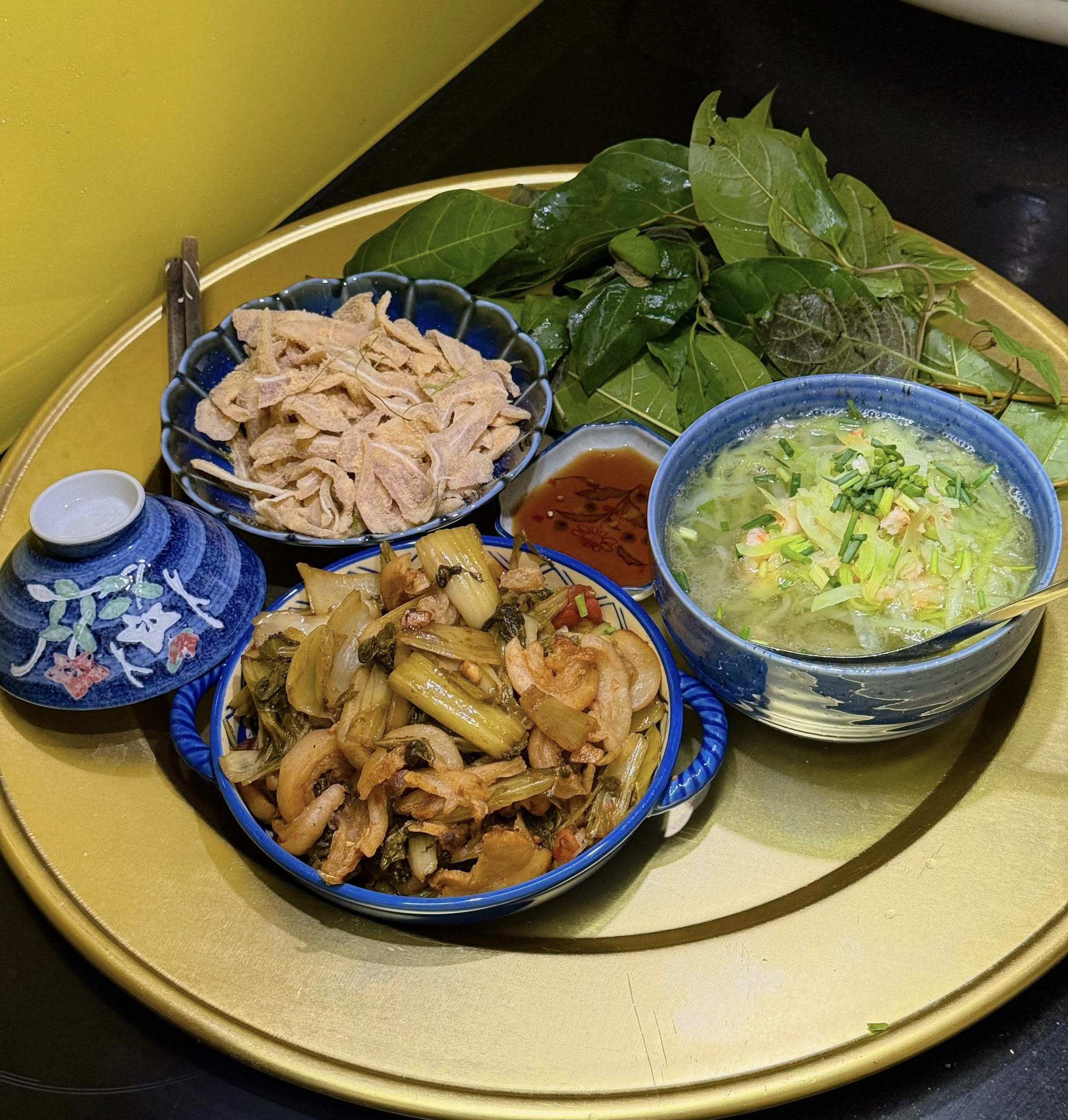Nem tai - Canh bầu nấu tôm&nbsp;- Tóp mỡ xào dưa