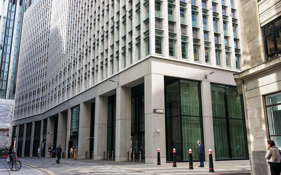 Chen Zhi sở hữu một tòa nhà văn phòng trị giá 100 triệu bảng Anh ngay trung tâm tài chính City của London. Ảnh: Telegraph.