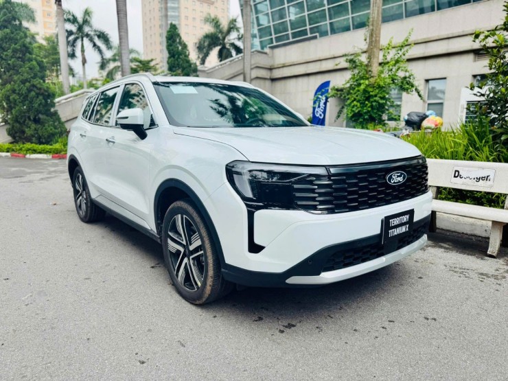 Ford Territory 2025: Thiết kế tinh tế, phục vụ "tận răng" cho quý cô hiện đại - 2