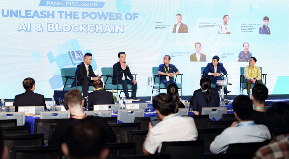 Các chuyên gia chia sẻ về xu hướng AI và Blockchain tại Galaxy Connecting Day (Ảnh: BTC).