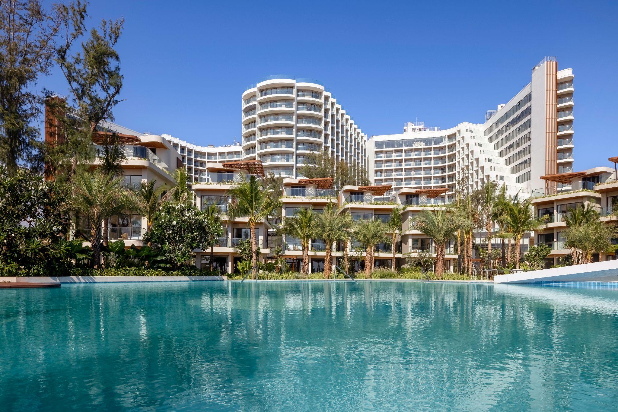Hồ bơi nước mặn đã hoàn thiện tại Charm Resort Long Hải