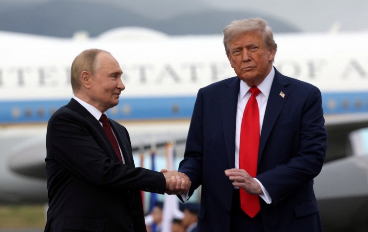 Tổng thống Nga Vladimir Putin và Tổng thống Mỹ Donald Trump. (Ảnh: Reuters)
