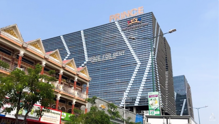 Một toà nhà của Tập đoàn Prince ở Phnom Penh. (Ảnh: CNA)
