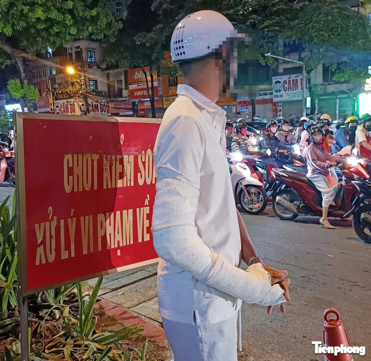 Anh P. cho biết bạn vừa ra viện sau tai nạn giao thông nên đi uống bia liên hoan.