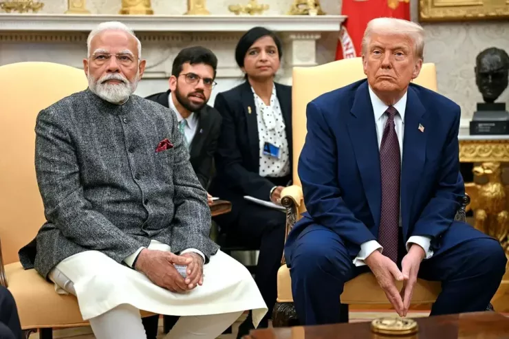 Ảnh minh hoạ: Tổng thống Mỹ Donald Trump (phải) tiếp Thủ tướng Ấn Độ Narendra Modi (trái) tại Nhà Trắng hồi tháng 2-2025. Ảnh: AFP