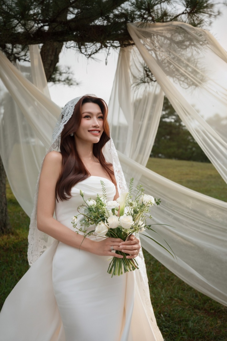 Á hậu Quỳnh Châu và chồng hôn say đắm trong ảnh cưới - 7