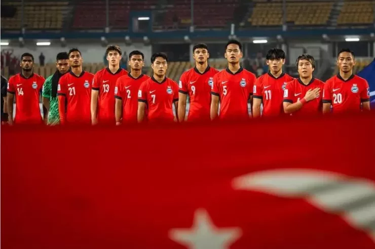 Tuyển Singapore đang mơ cách làm bóng đá của người Nhật, những năm 1980, bóng đá Nhật vẫn là "chiếc giày nhỏ". Ảnh:ST