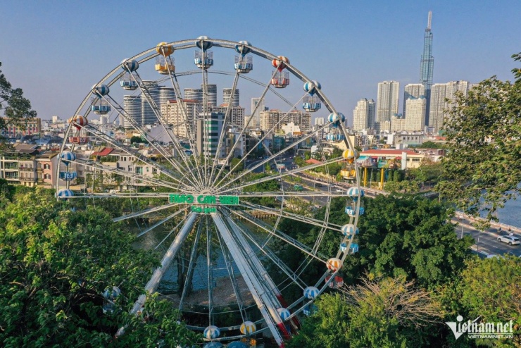 Thảo Cầm Viên mang đến không gian xanh mát như một ốc đảo thiên nhiên