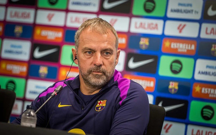 HLV Flick nổi giận trước tin đồn ưu ái Yamal, bất ngờ nhắc tới Ronaldo - 2