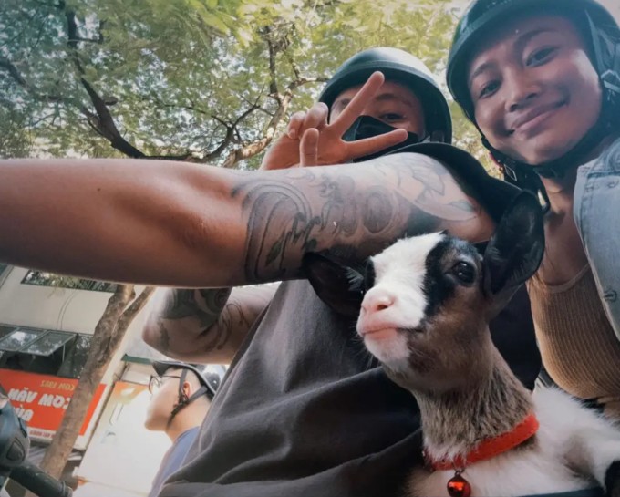 Vợ chồng Chi thường xuyên cho Jam đi chơi.