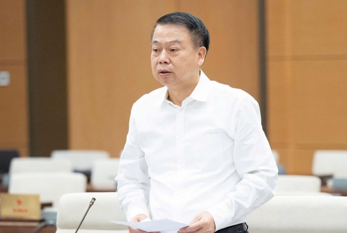 Thứ trưởng Tài chính Nguyễn Đức Chi trình bày tờ trình tại phiên họp Ủy ban Thường vụ Quốc hội, sáng 17/10. Ảnh: Cổng thông tin Quốc hội