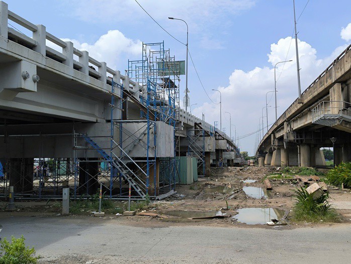 Từ hôm nay cầu Bình Phước 1 bắt đầu thi công nâng tĩnh không