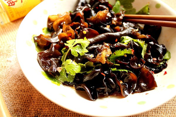Món trộn gỏi mộc nhĩ không nên để qua đêm. Ảnh minh họa