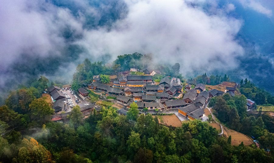 Làng Shibadong ở tỉnh Hồ Nam thu hút khách du lịch vì không khí trong lành.