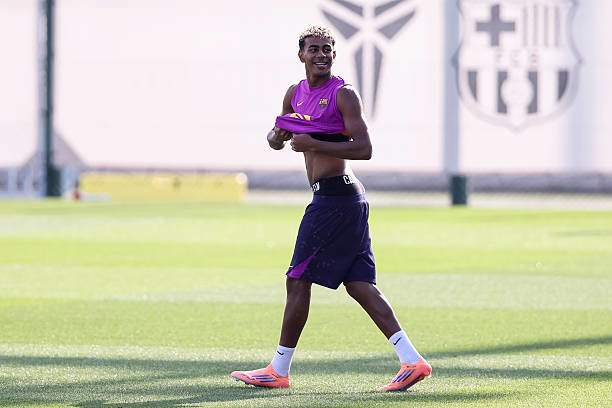 Yamal gần đây đang bị xì xào là vô kỷ luật và bị đánh lạc hướng bởi những chuyện ngoài sân cỏ