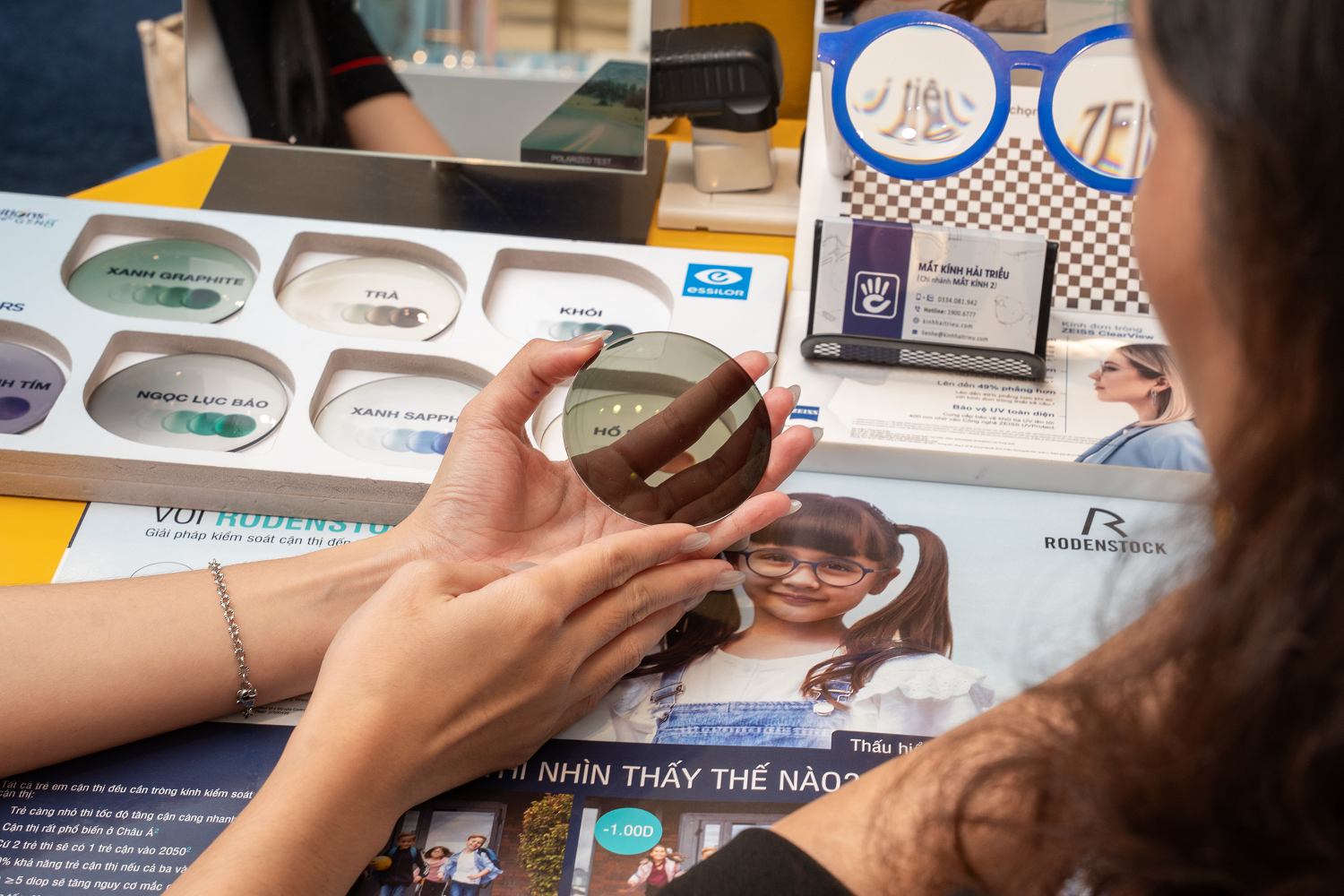 Giá cả niêm yết rõ ràng giúp khách hàng có “Quyền Được An Tâm” trong quá trình mua sắm