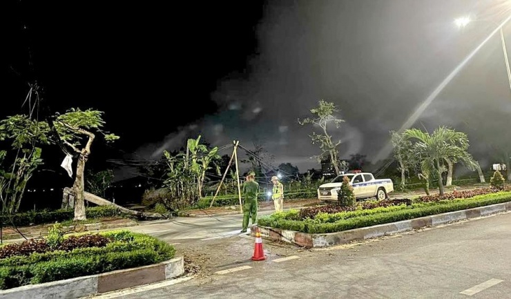 Hiện trường vụ tai nạn khiến nguyên Chủ tịch xã tử vong thương tâm.