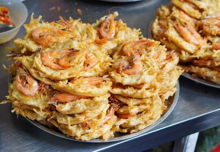 Bánh tôm cô Ẩm. Ảnh: Thanh Thúy