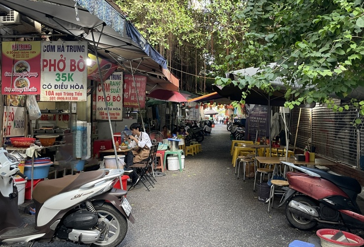 Ngõ Tràng Tiền. Ảnh: Tâm Anh